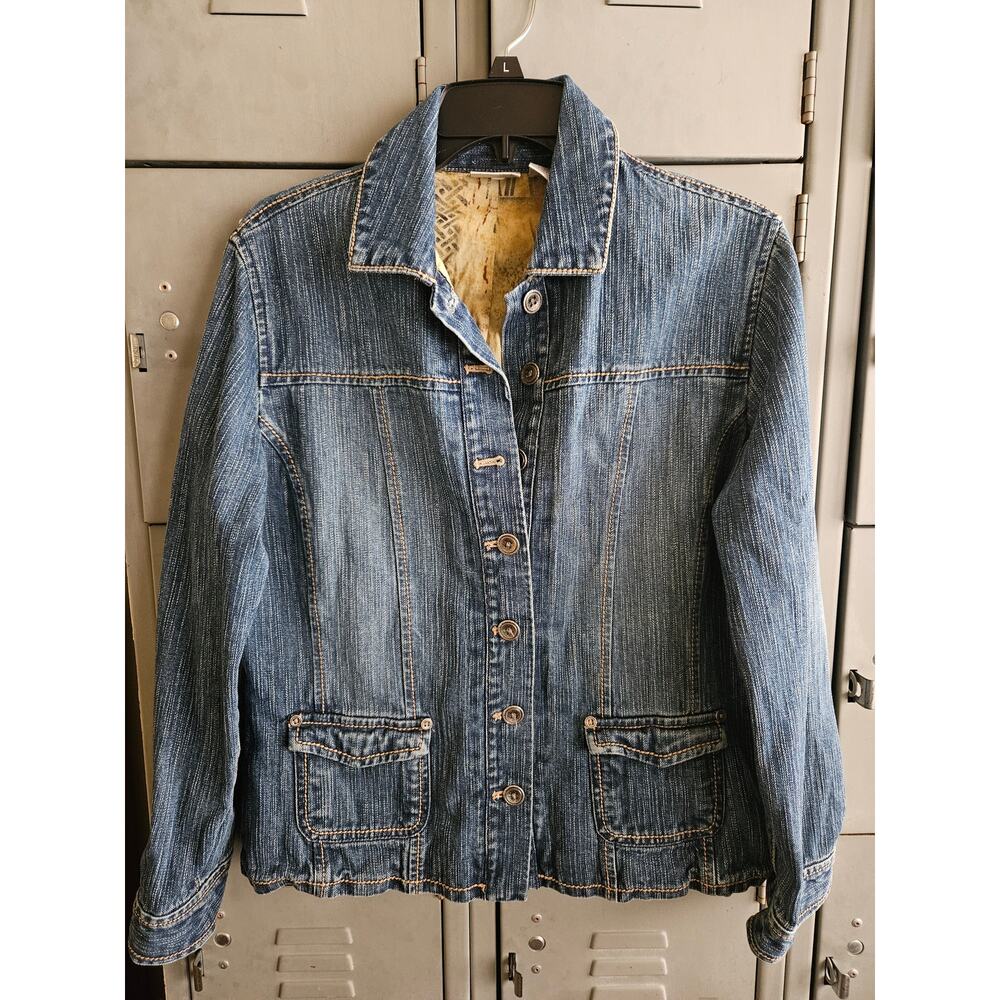 Chico's Cute Women's Cotton Denim Jean Jacket Size 1 with flaw missing button